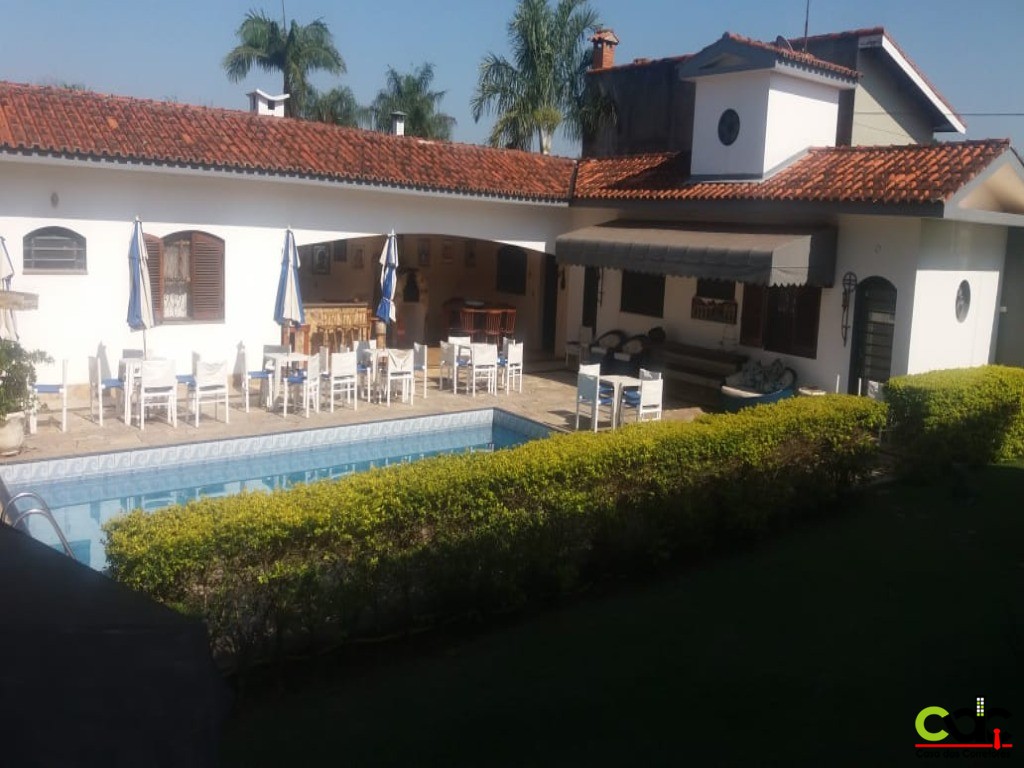 Casa à venda com 4 quartos, 500m² - Foto 1