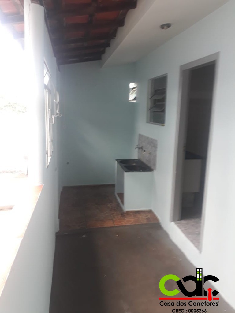 Casa à venda com 3 quartos, 154m² - Foto 2