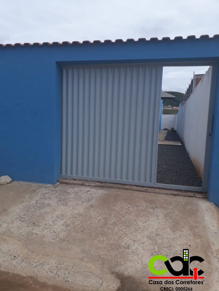 Casa à venda com 2 quartos, 75m² - Foto 1