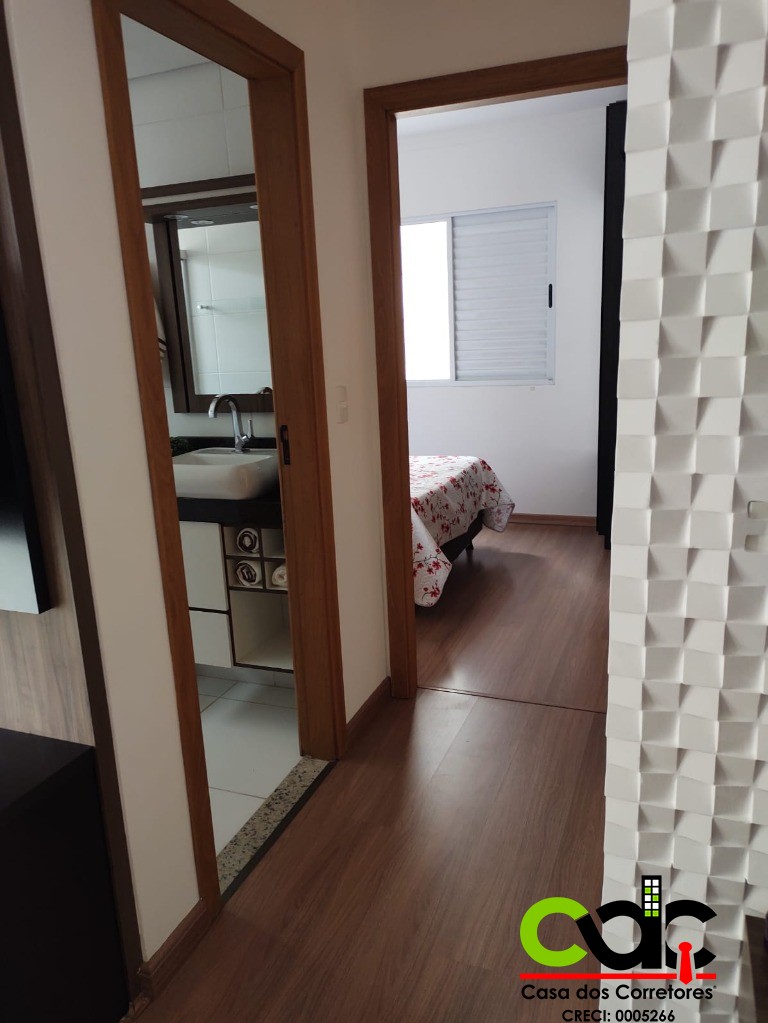 Apartamento à venda com 2 quartos, 72m² - Foto 2