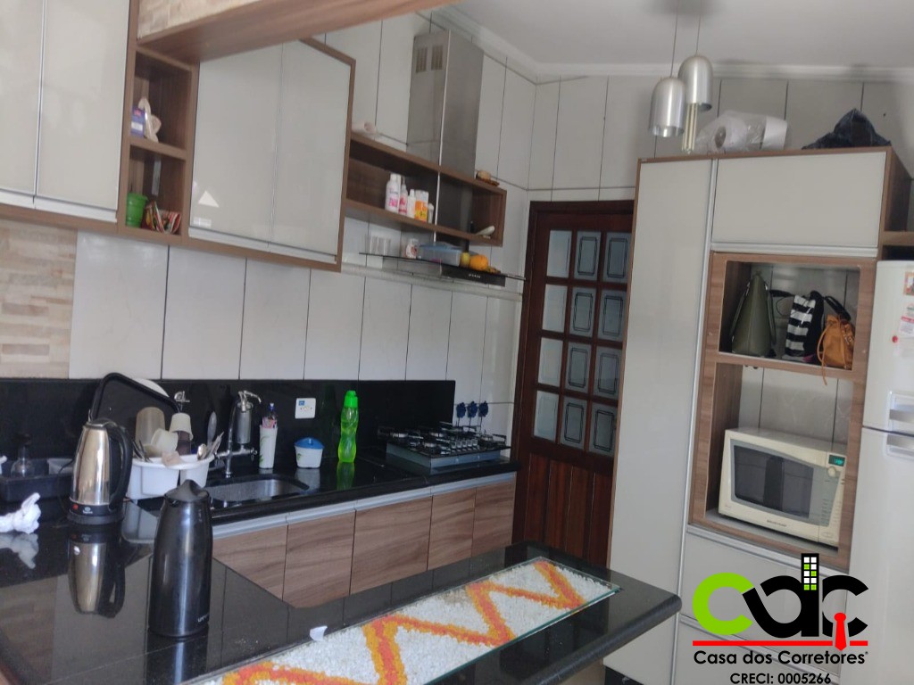 Casa à venda com 3 quartos, 150m² - Foto 1