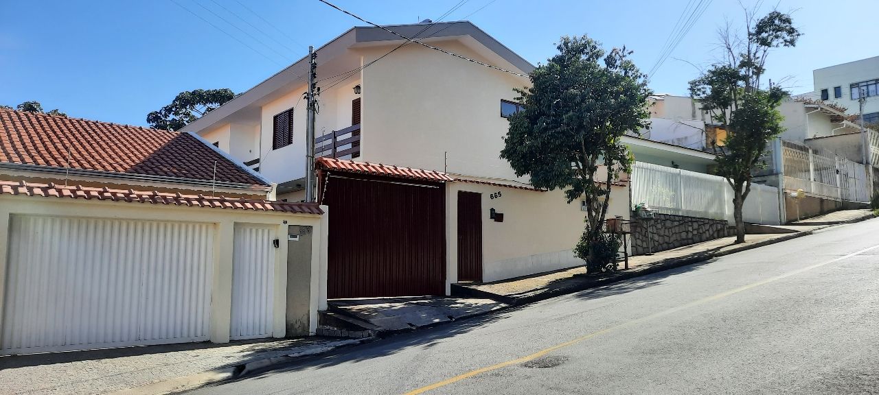 Casa à venda com 3 quartos, 91m² - Foto 1