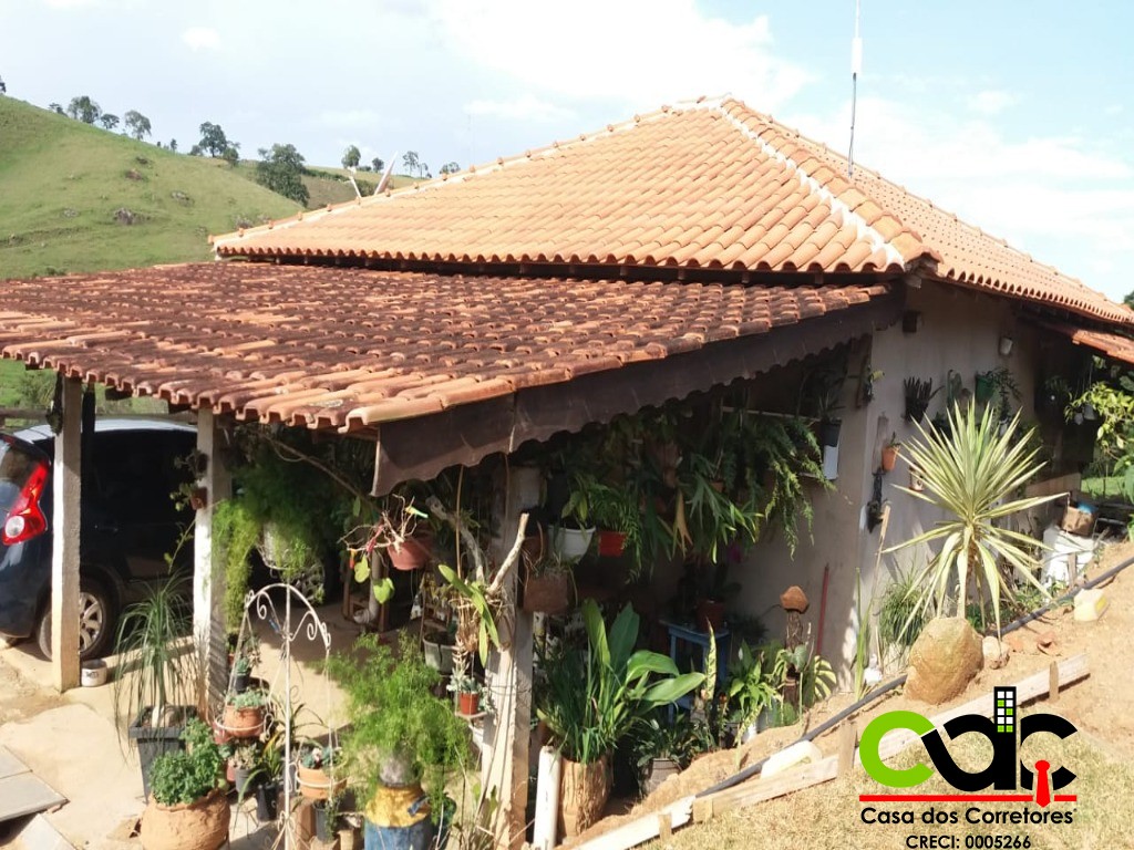 Chácara à venda com 2 quartos, 64m² - Foto 1