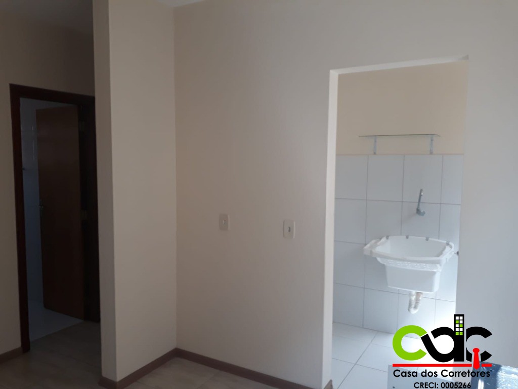 Apartamento à venda com 2 quartos, 77m² - Foto 2