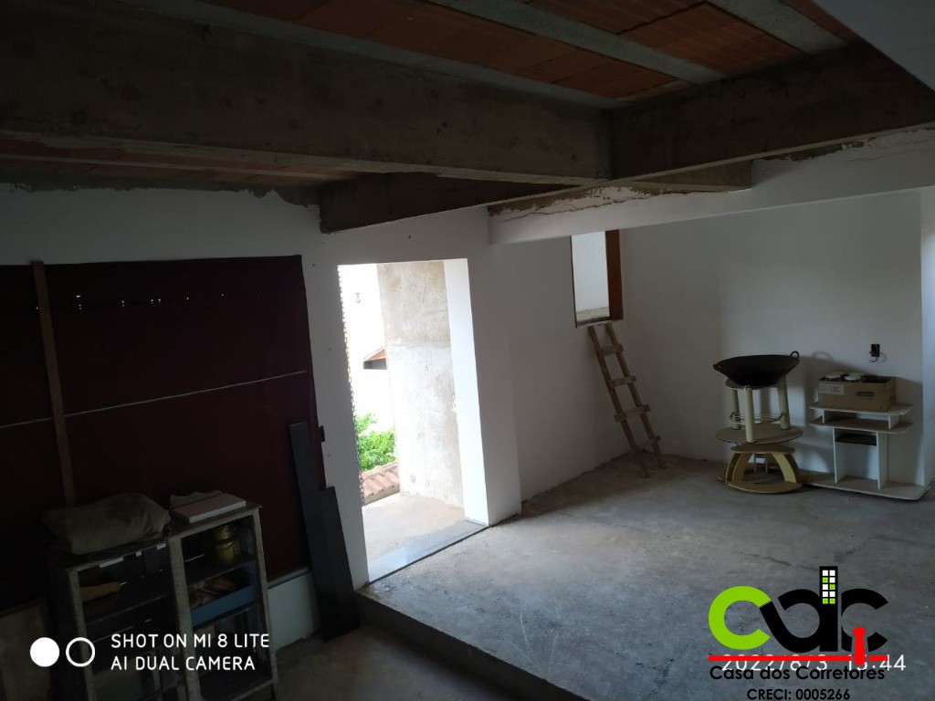 Casa à venda com 3 quartos, 218m² - Foto 14