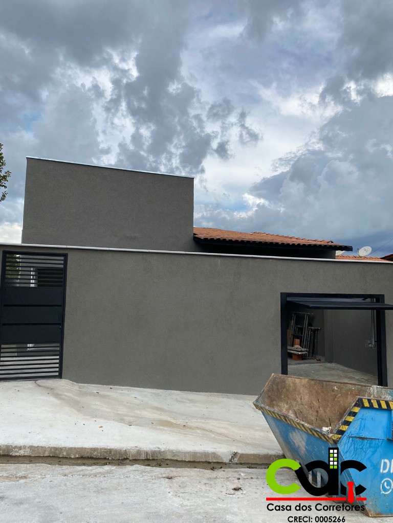 Casa à venda com 3 quartos, 265m² - Foto 1