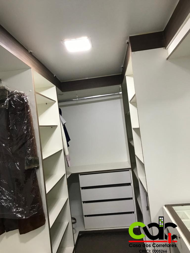 Apartamento à venda com 3 quartos, 192m² - Foto 11