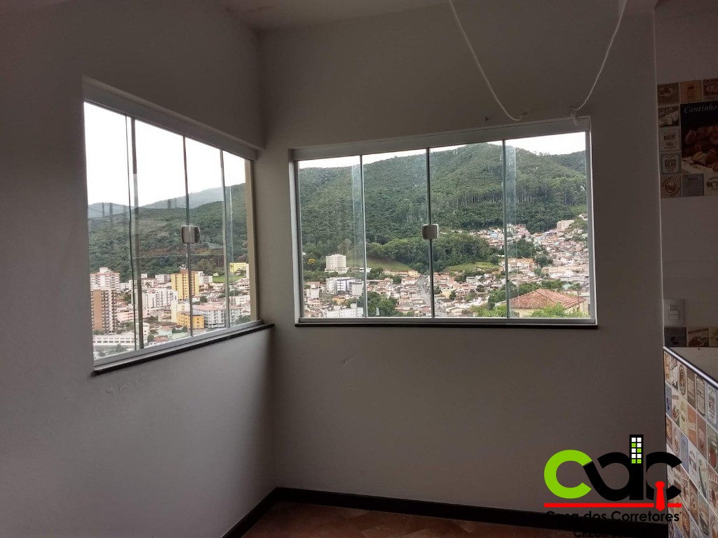 Casa à venda com 5 quartos, 240m² - Foto 17