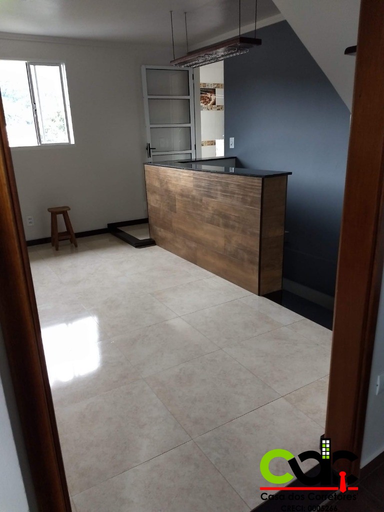 Casa à venda com 5 quartos, 240m² - Foto 11