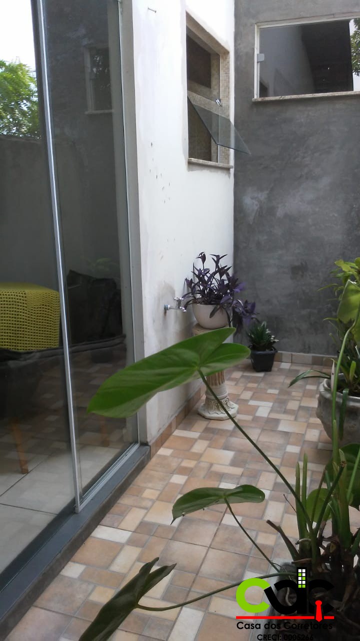 Casa à venda com 2 quartos, 180m² - Foto 6