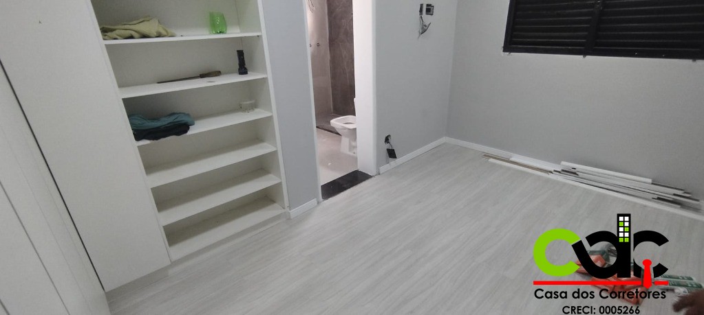 Casa à venda com 2 quartos, 120m² - Foto 4