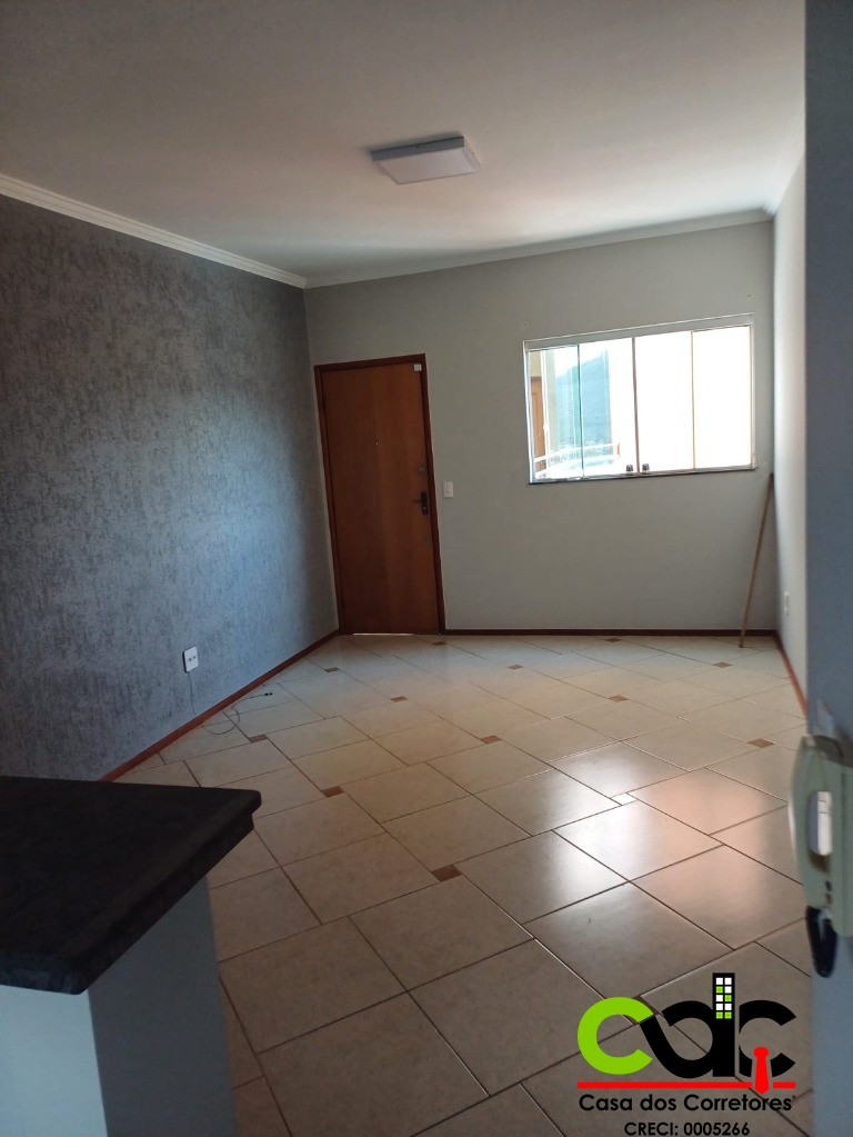 Apartamento à venda com 2 quartos, 74m² - Foto 2