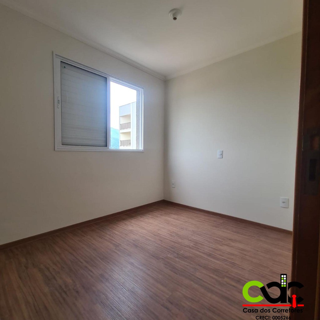 Apartamento à venda com 2 quartos, 72m² - Foto 4