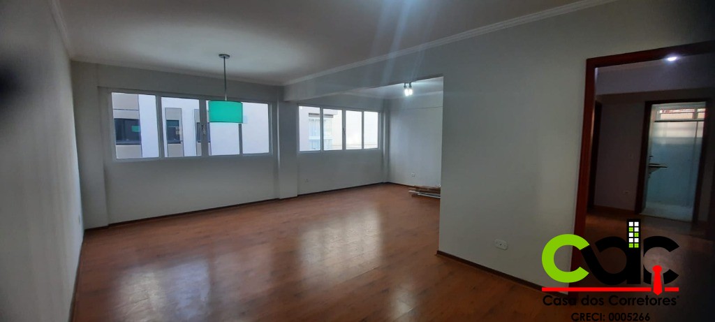 Apartamento à venda com 3 quartos, 135m² - Foto 2