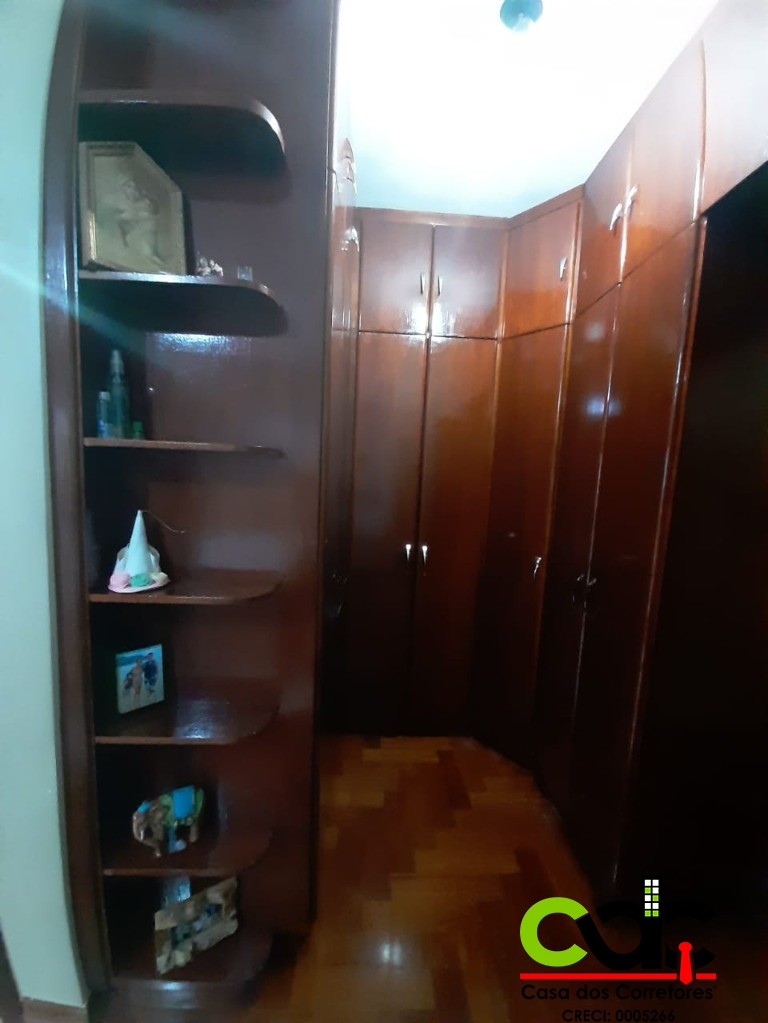 Casa à venda com 4 quartos, 210m² - Foto 26