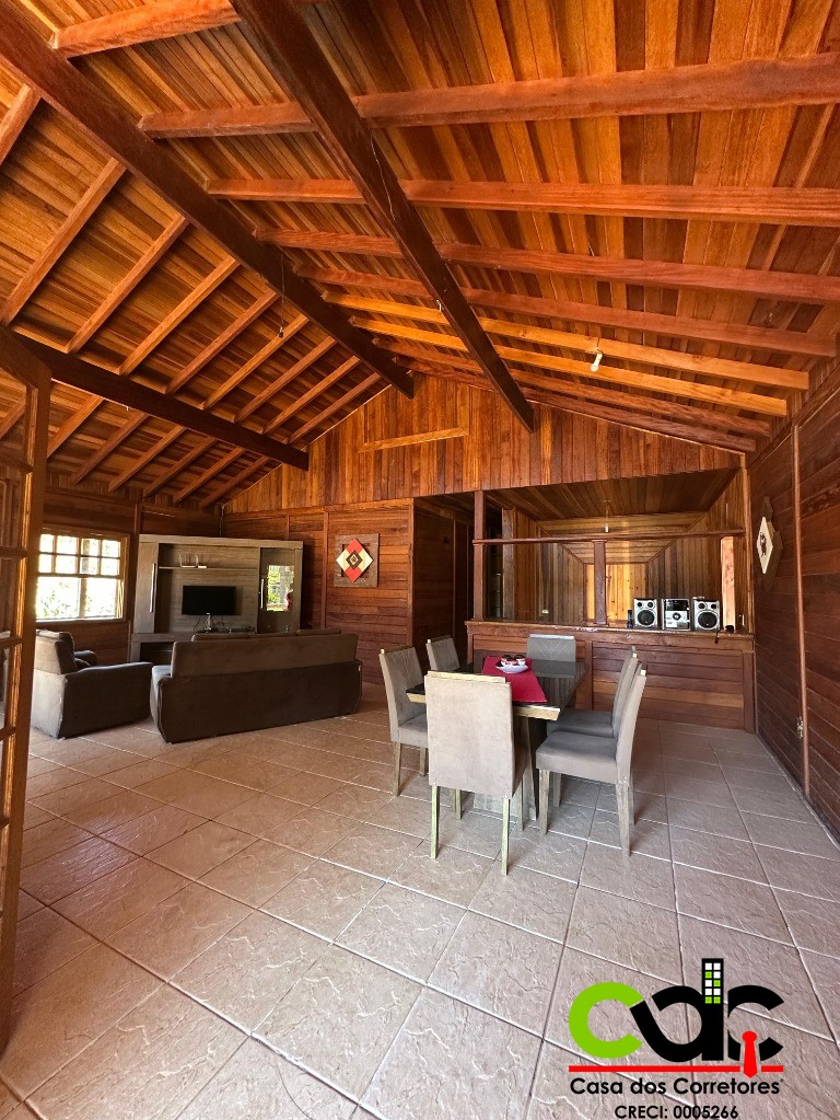 Chácara, 4 quartos, 1500 m² - Foto 1