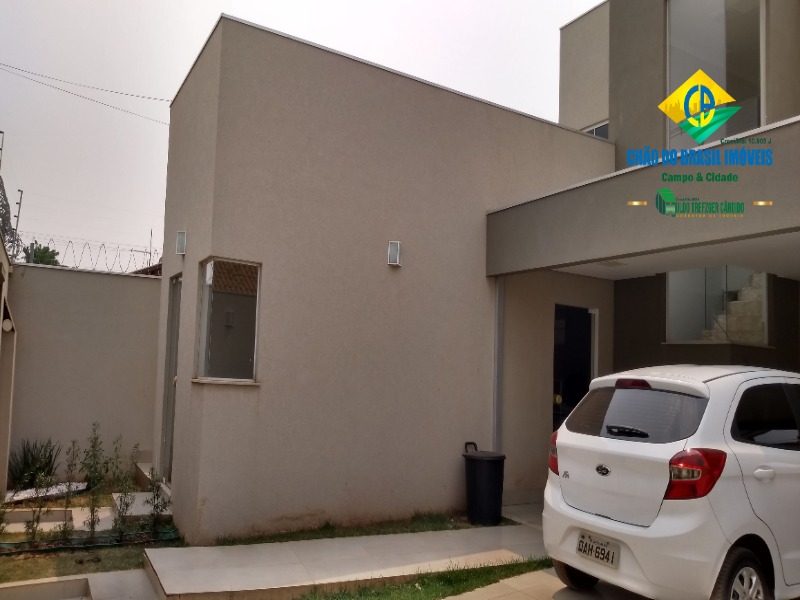 Casa à venda com 3 quartos, 228m² - Foto 4