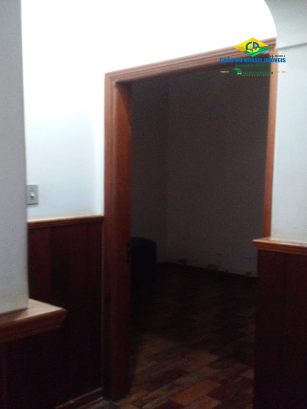 Casa à venda com 4 quartos, 180m² - Foto 12