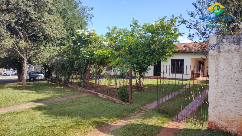 Prédio Inteiro à venda com 5 quartos, 204m² - Foto 1