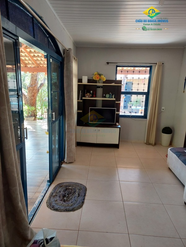 Chácara à venda com 2 quartos, 200m² - Foto 11