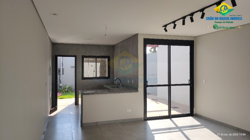 Casa à venda com 2 quartos, 84m² - Foto 4