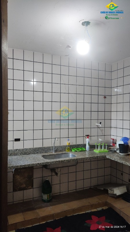 Casa à venda com 5 quartos, 240m² - Foto 15