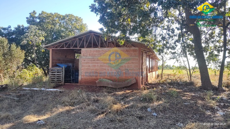 Chácara à venda com 3 quartos, 250m² - Foto 32