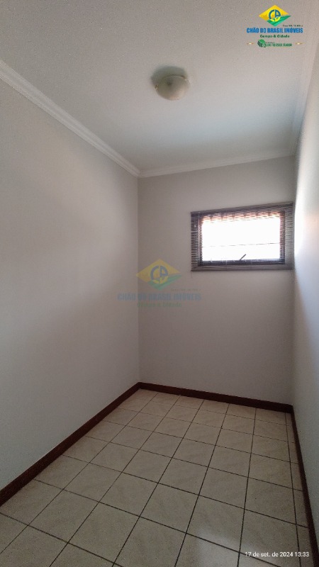 Casa à venda com 3 quartos, 252m² - Foto 18