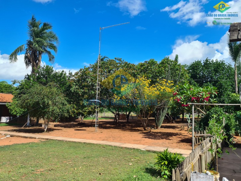 Chácara à venda com 4 quartos, 400m² - Foto 2