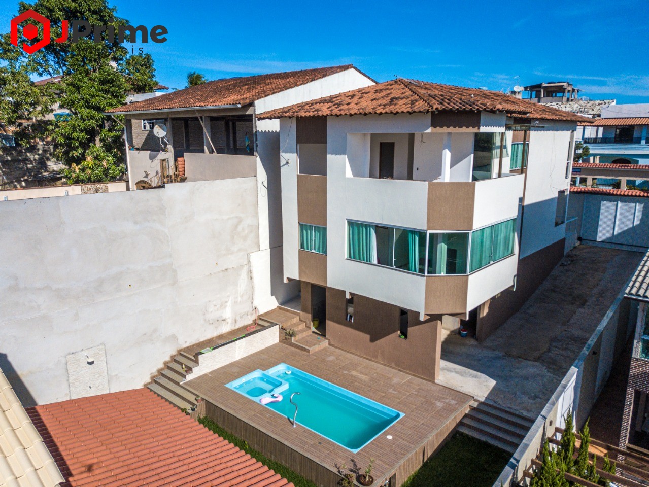 Casa à venda com 4 quartos, 279m² - Foto 1