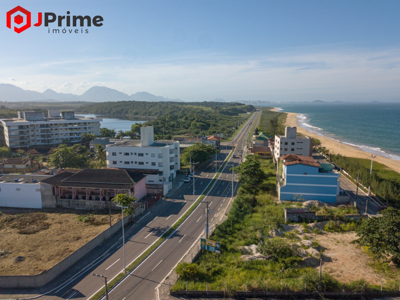 Casa à venda com 10 quartos, 360m² - Foto 1