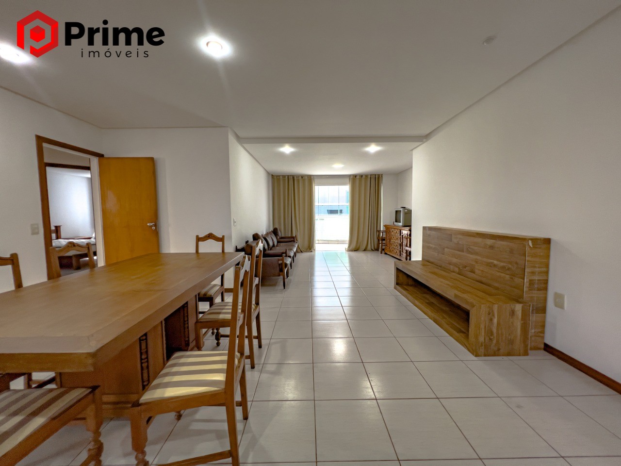 Apartamento à venda com 4 quartos, 150m² - Foto 2