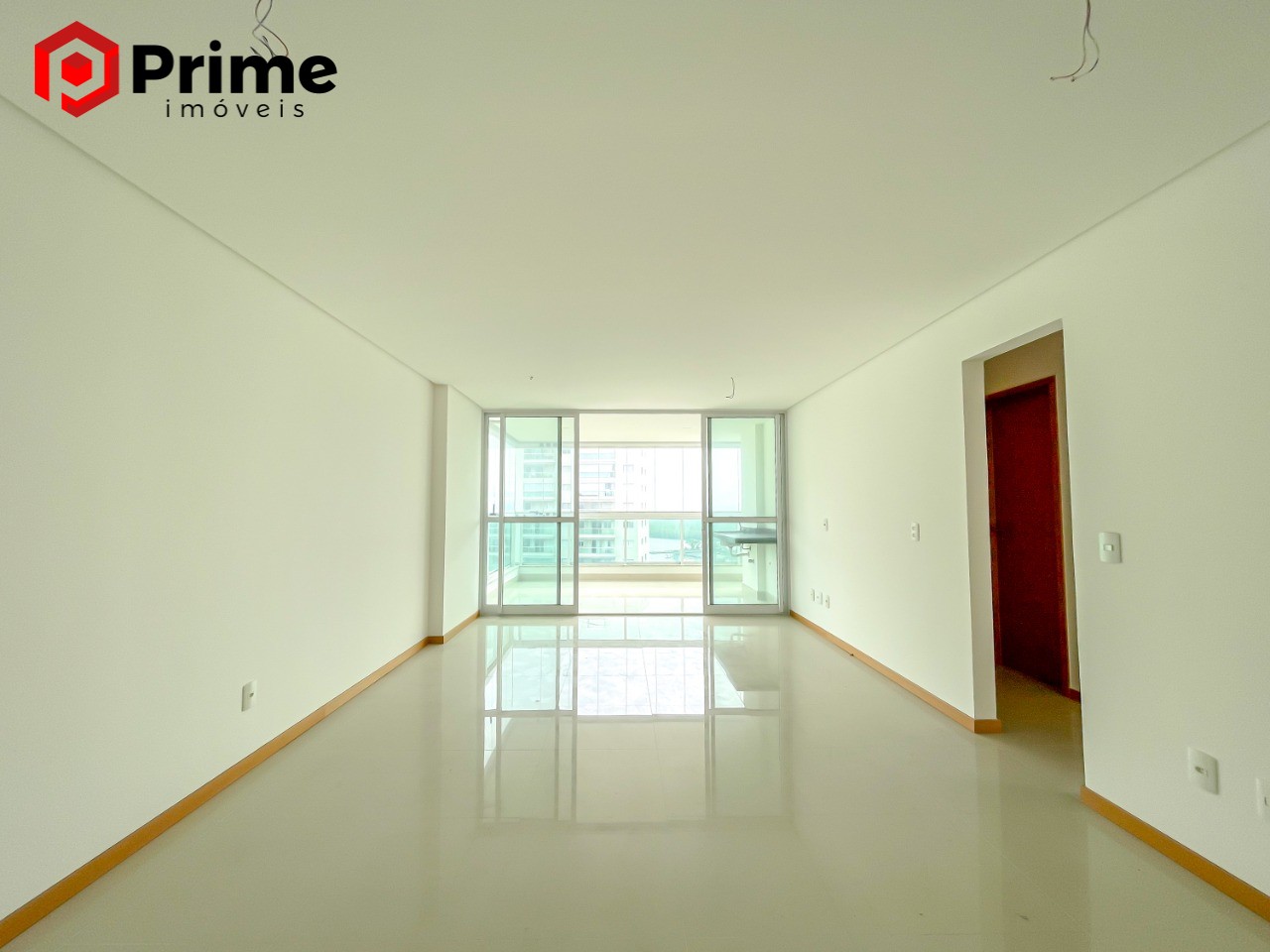 Apartamento à venda com 3 quartos, 115m² - Foto 2