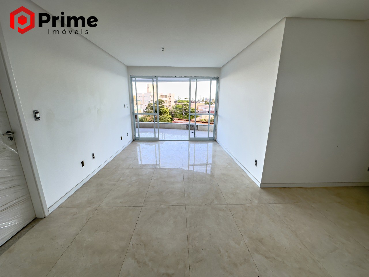 Apartamento à venda com 3 quartos, 105m² - Foto 1