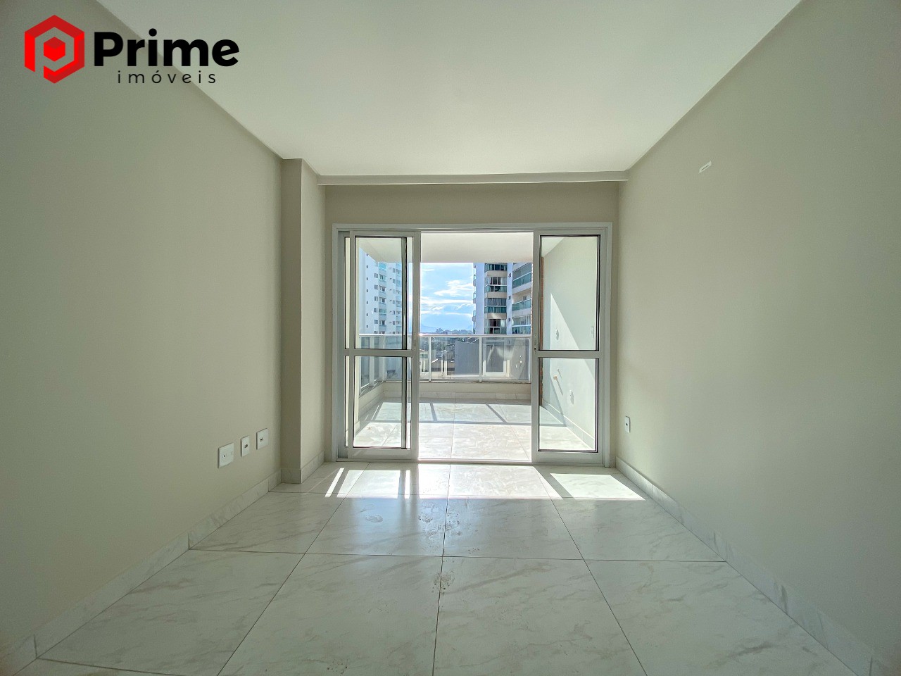 Apartamento à venda com 3 quartos, 94m² - Foto 1