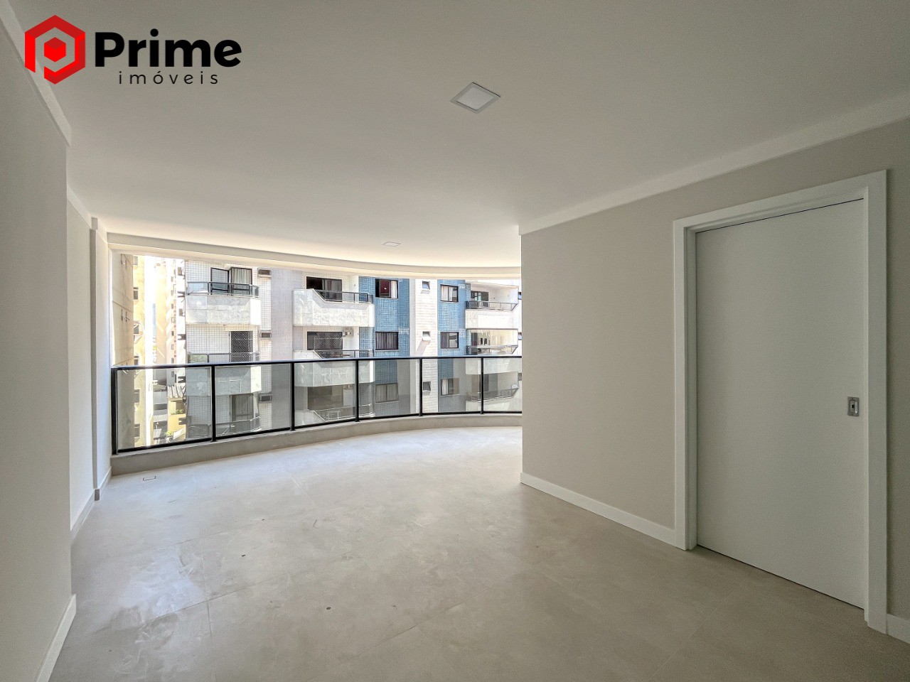 Apartamento à venda com 4 quartos, 141m² - Foto 3