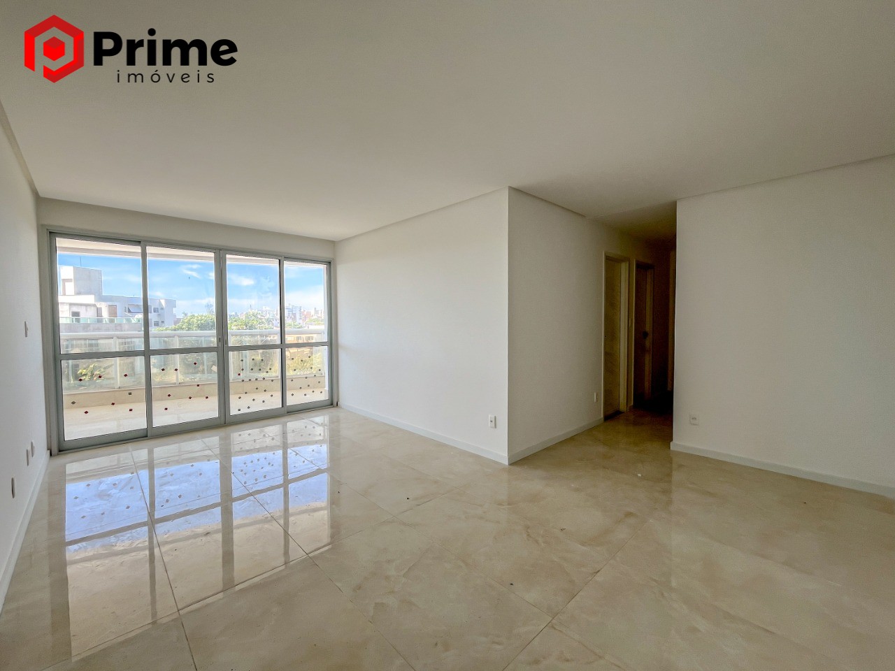 Apartamento à venda com 3 quartos, 105m² - Foto 2