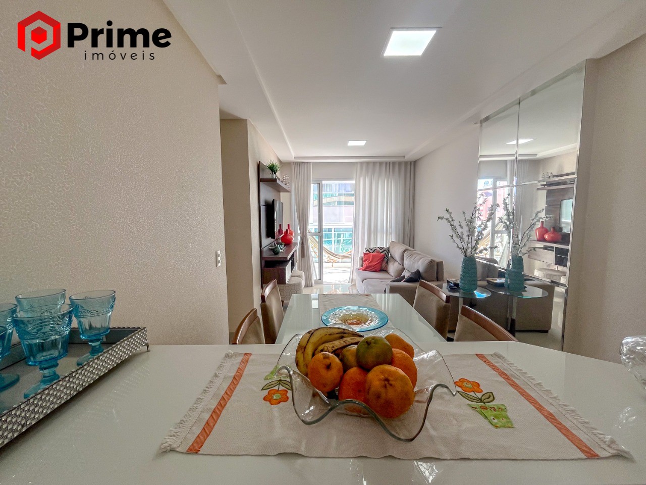 Apartamento à venda com 3 quartos, 100m² - Foto 1