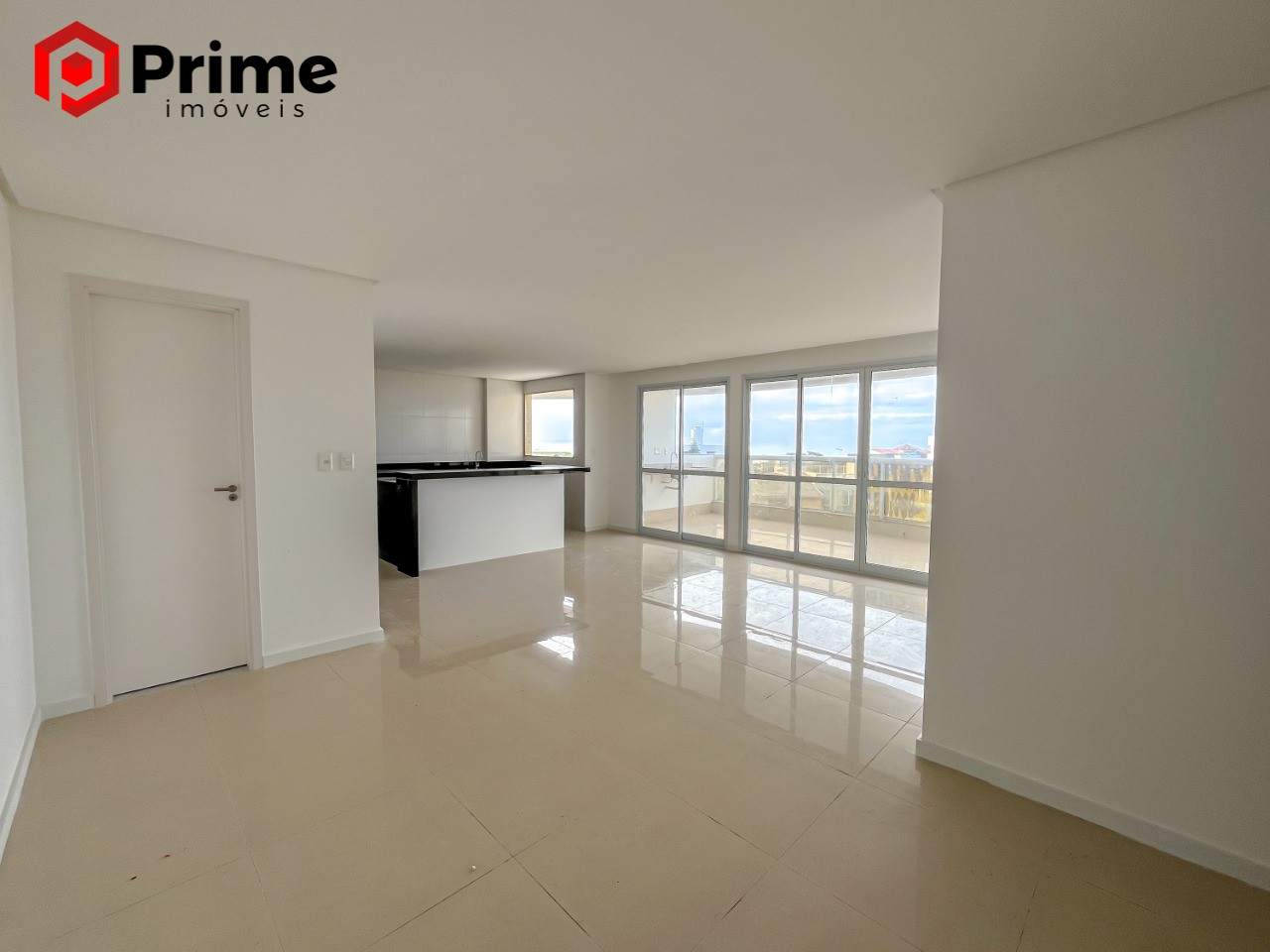 Apartamento à venda com 3 quartos, 114m² - Foto 2