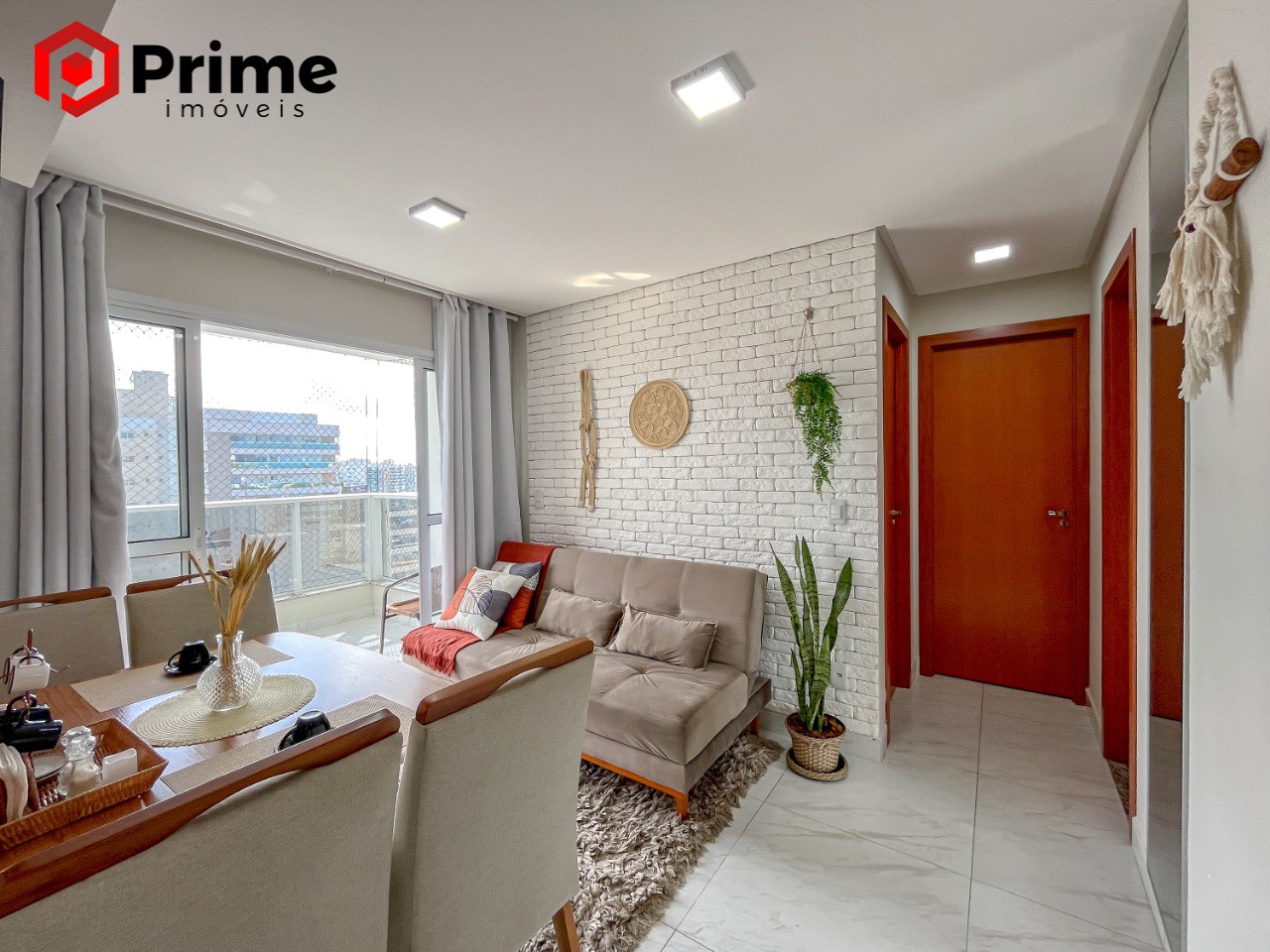 Apartamento à venda com 2 quartos, 67m² - Foto 1