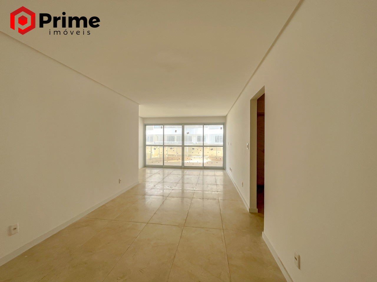 Apartamento à venda com 3 quartos, 120m² - Foto 2