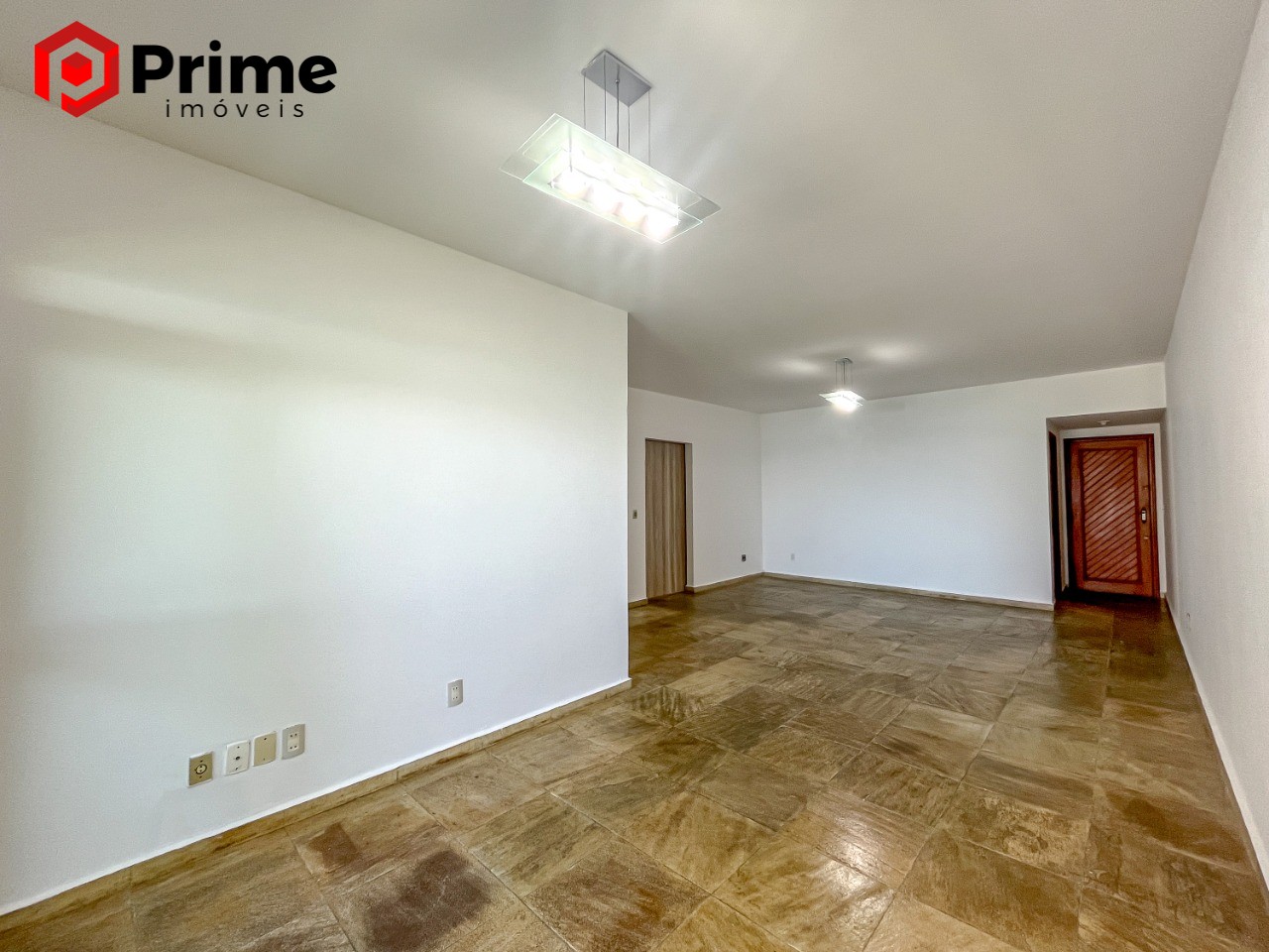 Apartamento à venda com 3 quartos, 150m² - Foto 2