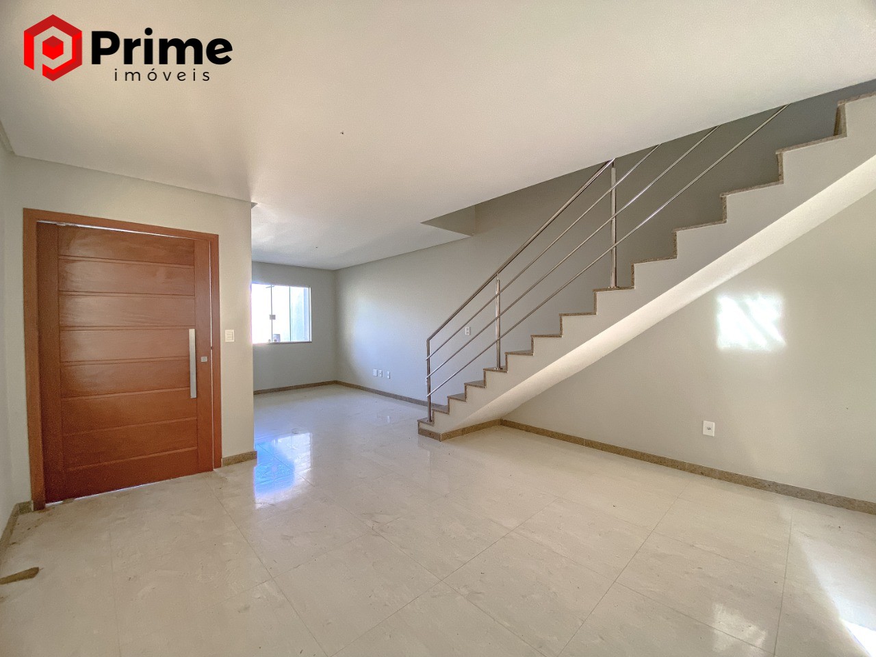 Casa à venda com 3 quartos, 360m² - Foto 1