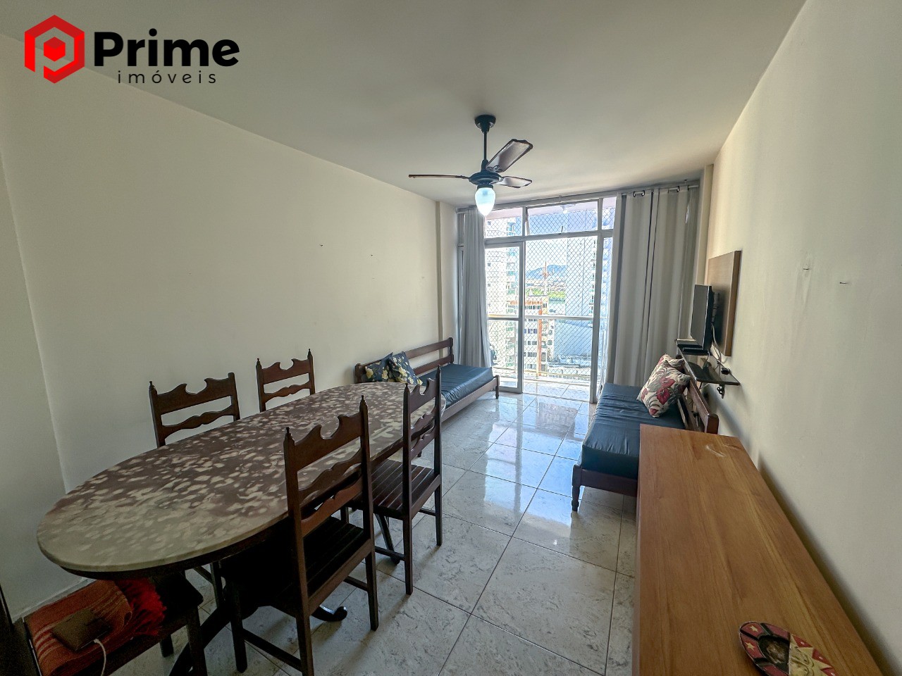 Apartamento à venda com 2 quartos, 70m² - Foto 2