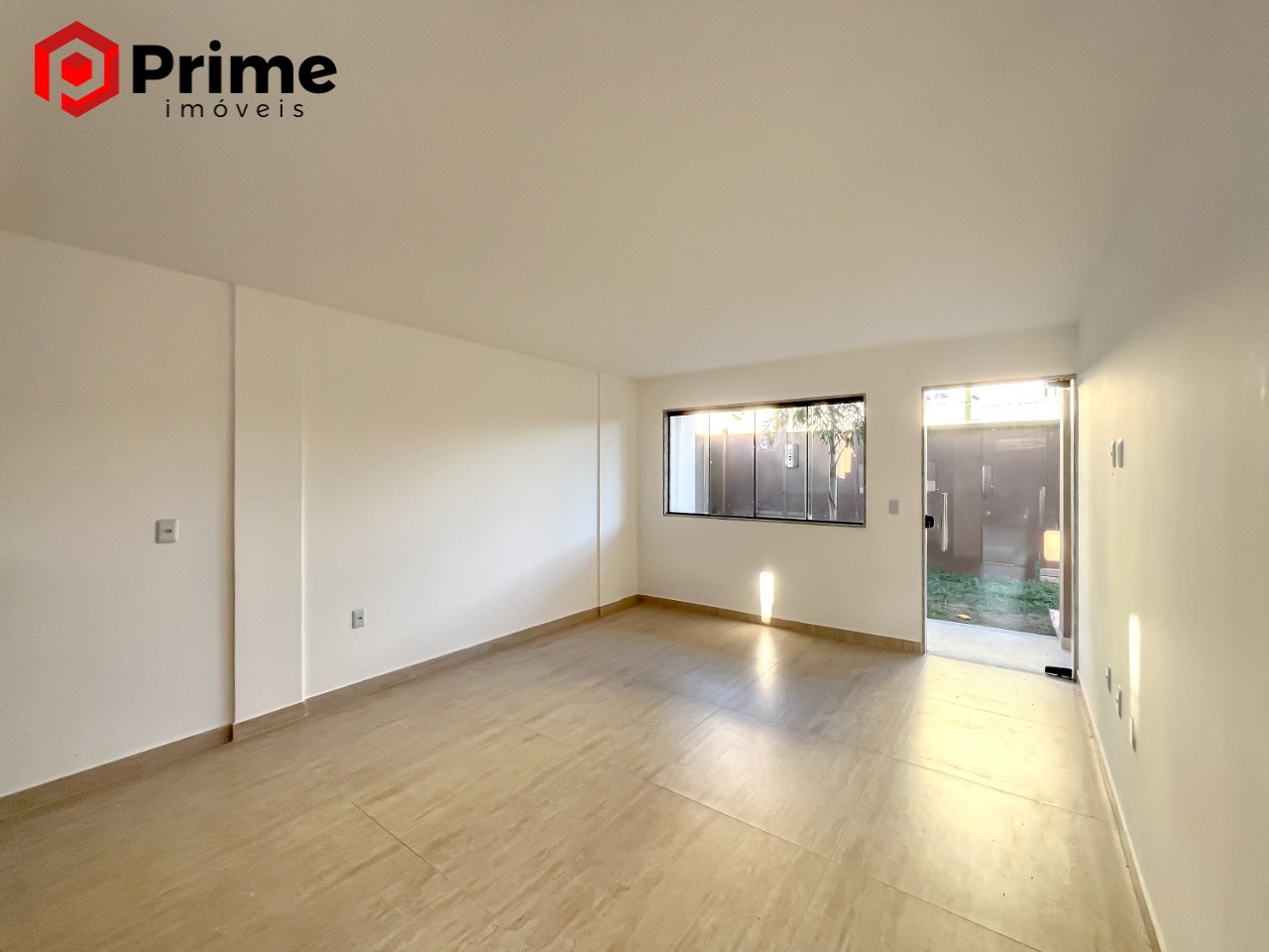 Casa à venda com 3 quartos, 170m² - Foto 2