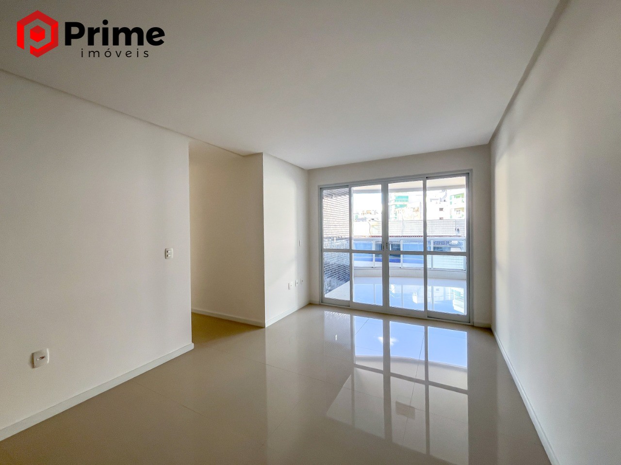 Apartamento à venda com 3 quartos, 88m² - Foto 2