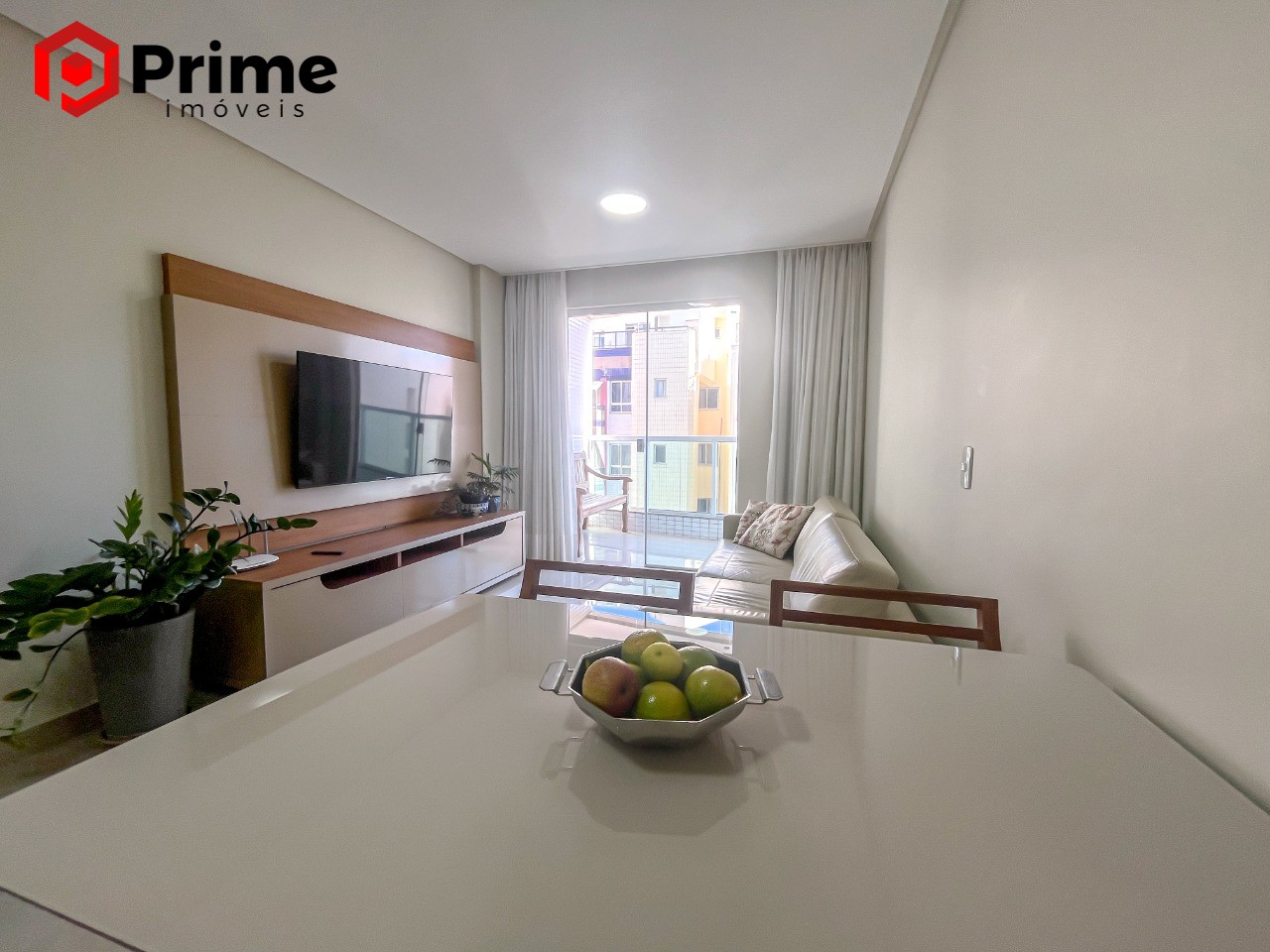 Apartamento à venda com 2 quartos, 76m² - Foto 2