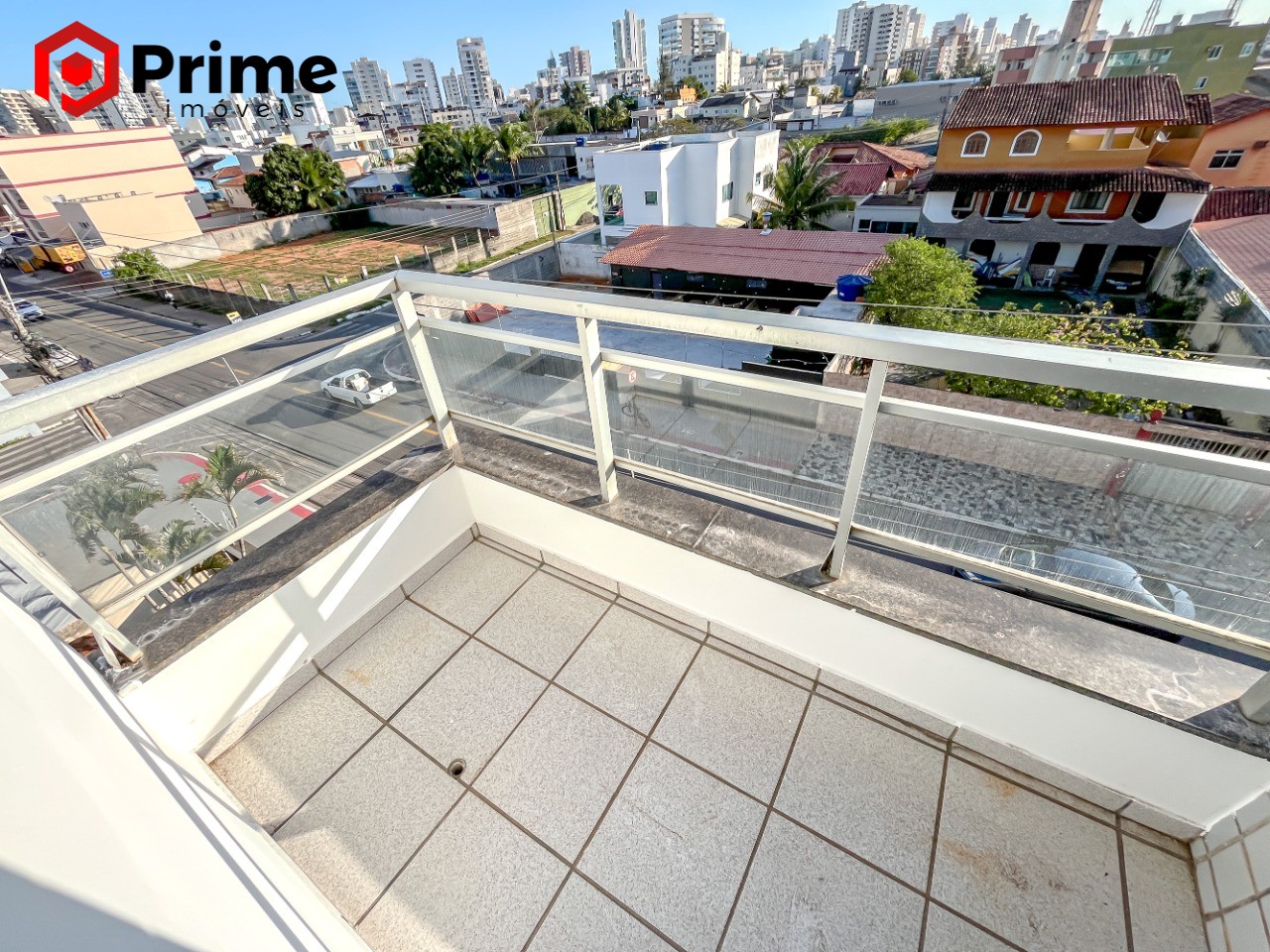 Apartamento à venda com 2 quartos, 70m² - Foto 1