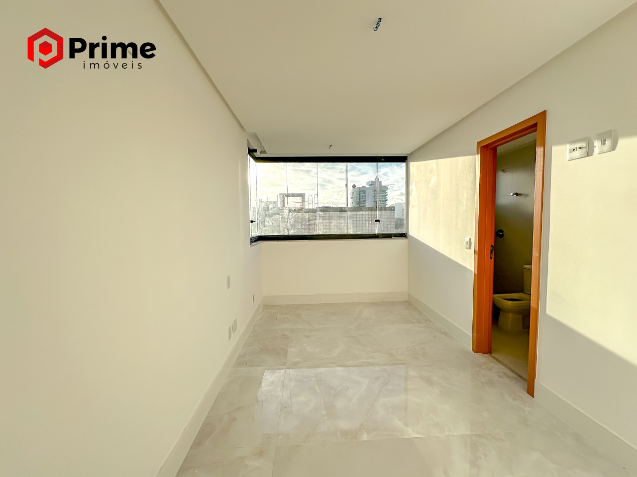 Apartamento à venda com 4 quartos, 195m² - Foto 10