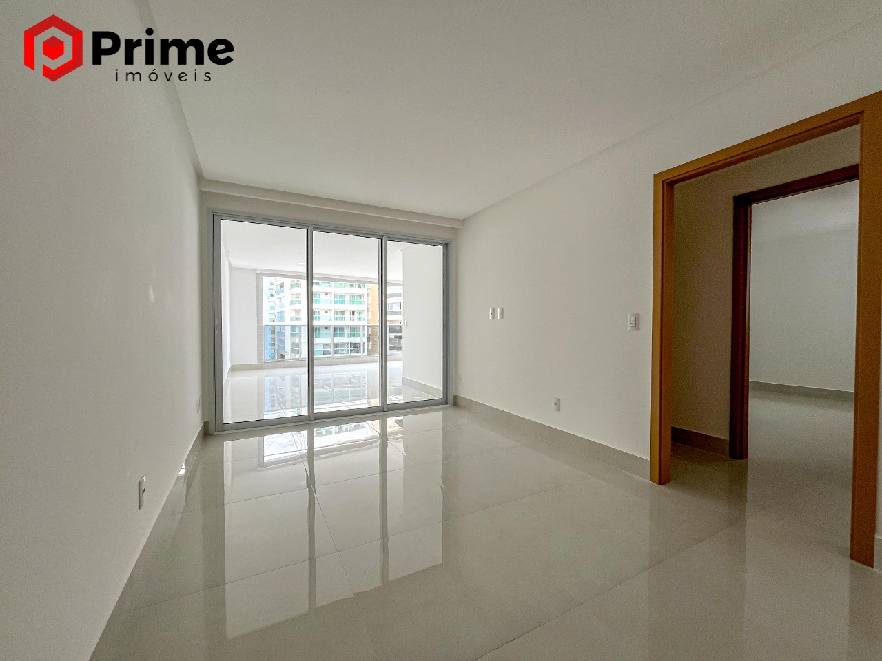 Apartamento à venda com 3 quartos, 194m² - Foto 2